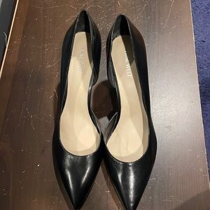 Nine West EUC size 12 black heels.